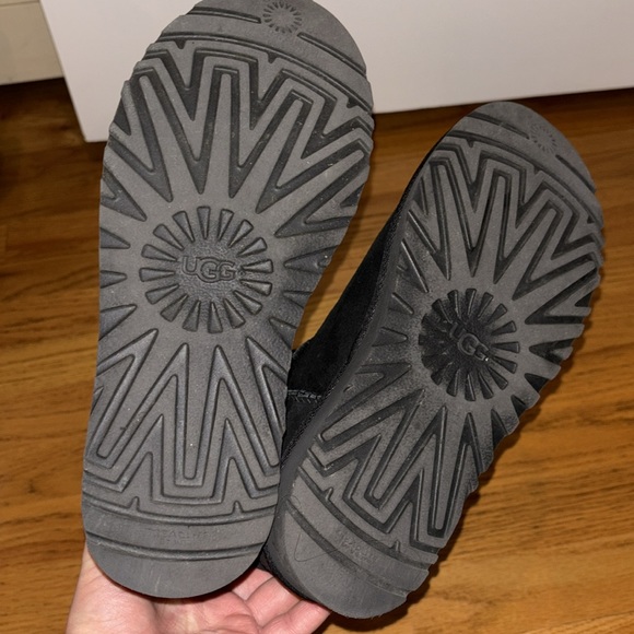 Women's UGG Classic Short II Boot - Picture 5 of 7